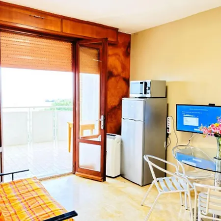 Flat With Wonderful Sea View-beahost דירה